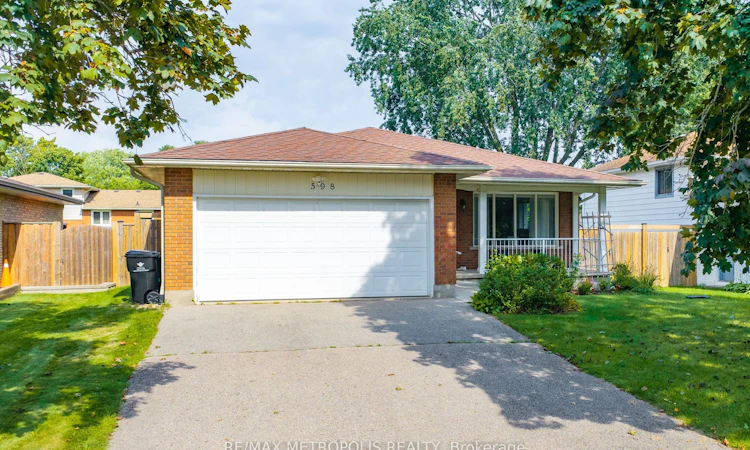 598 Black Oak Crescent