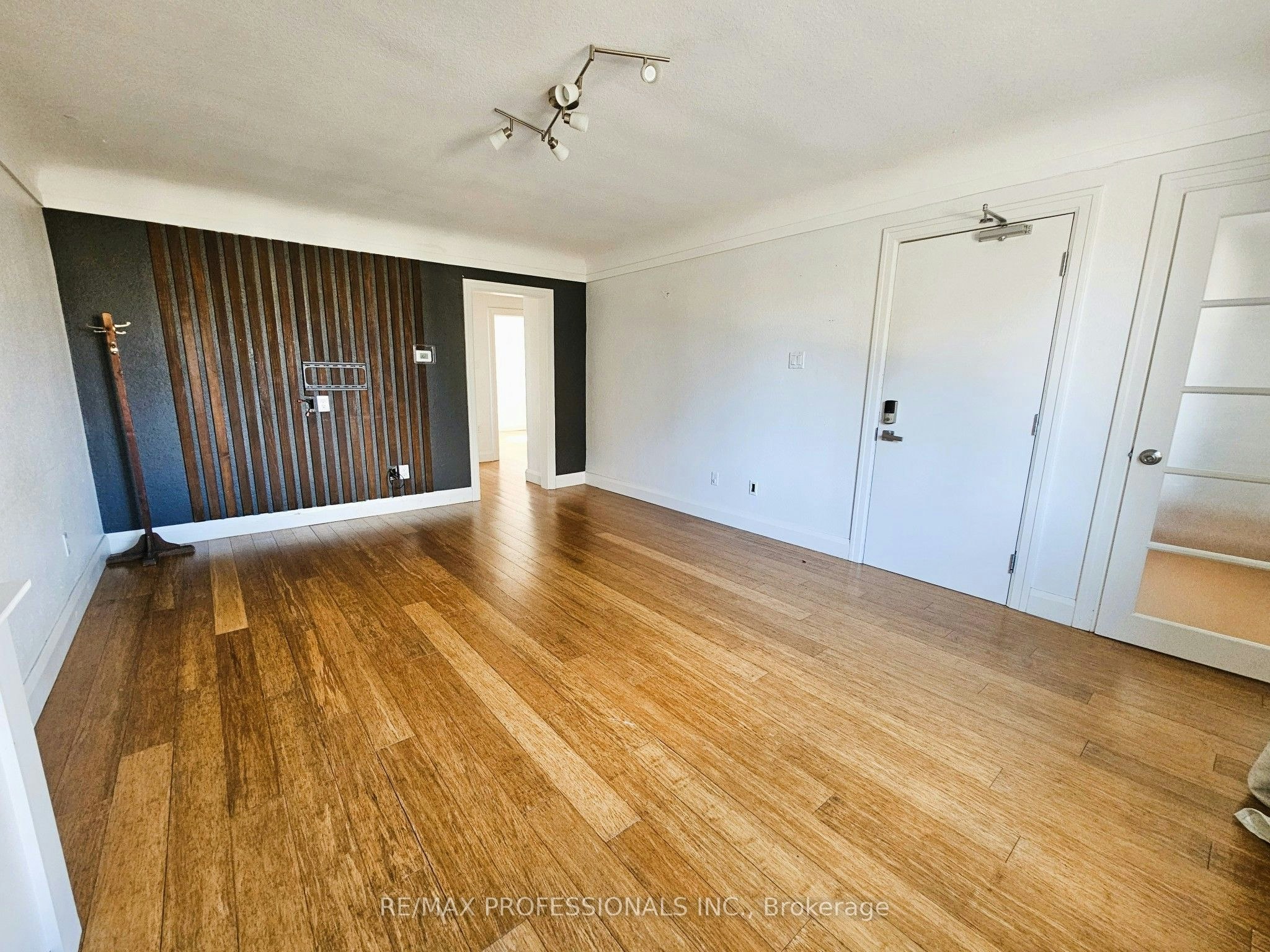 A-Upper-119 Erb Street E, Waterloo, ON, N2J 1M1 - 4
