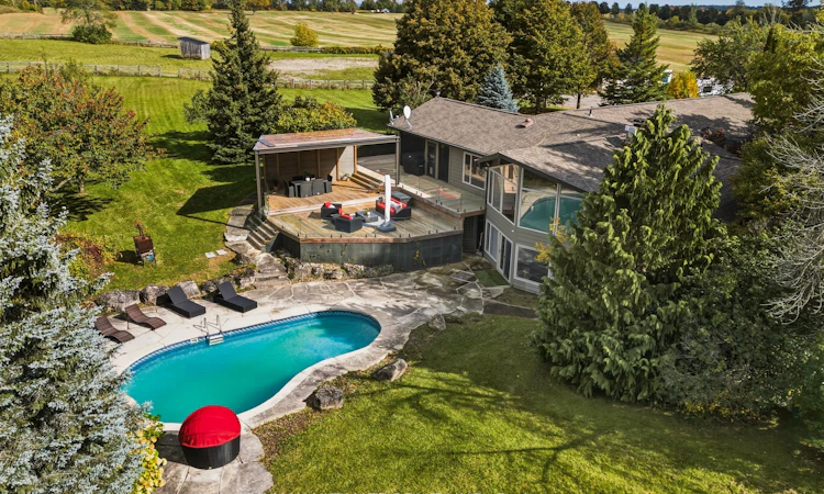 873421 5th Line Estates