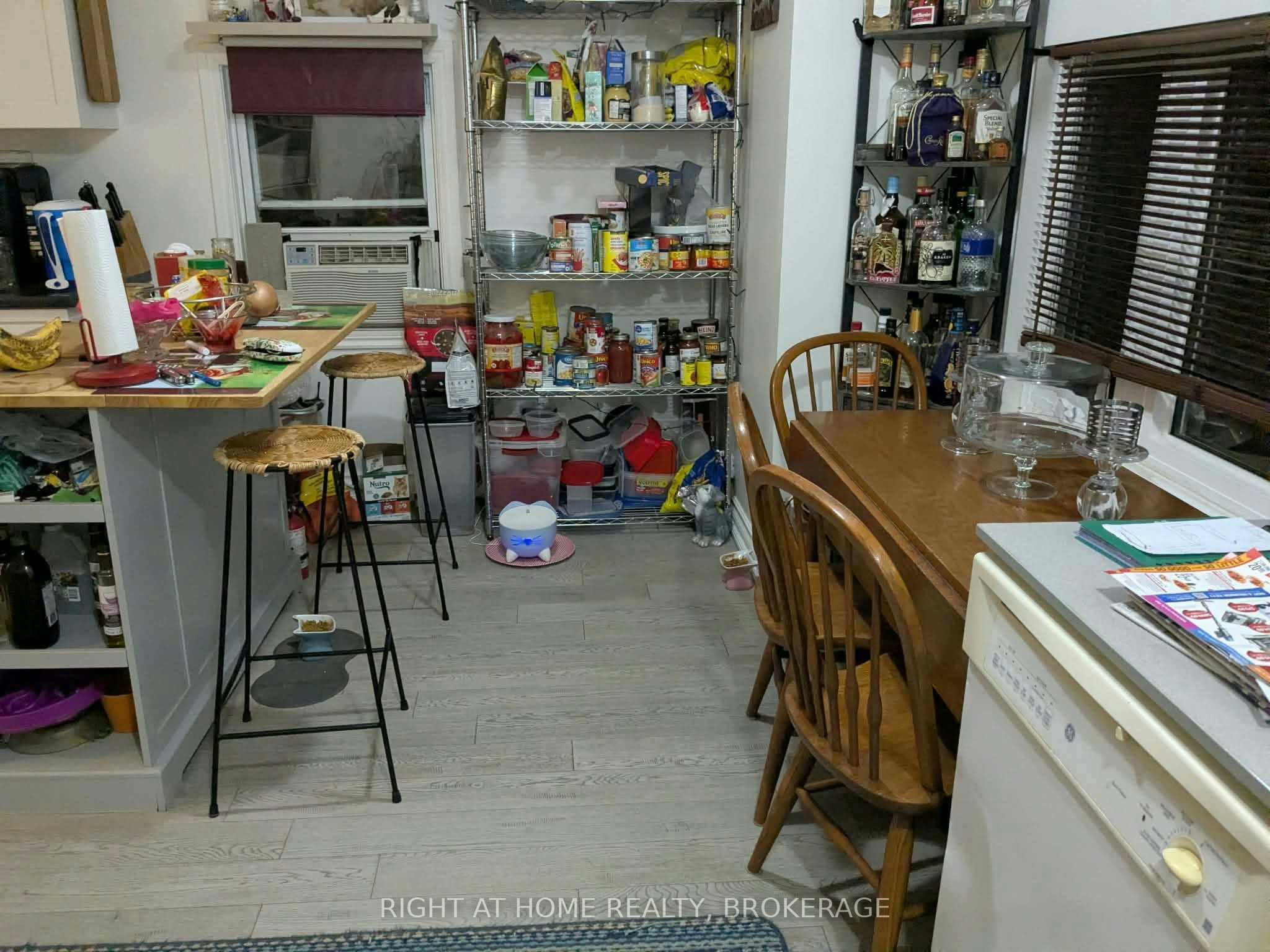 Main-34 Junkin Street, St. Catharines, ON, L2R 1N6 - 9