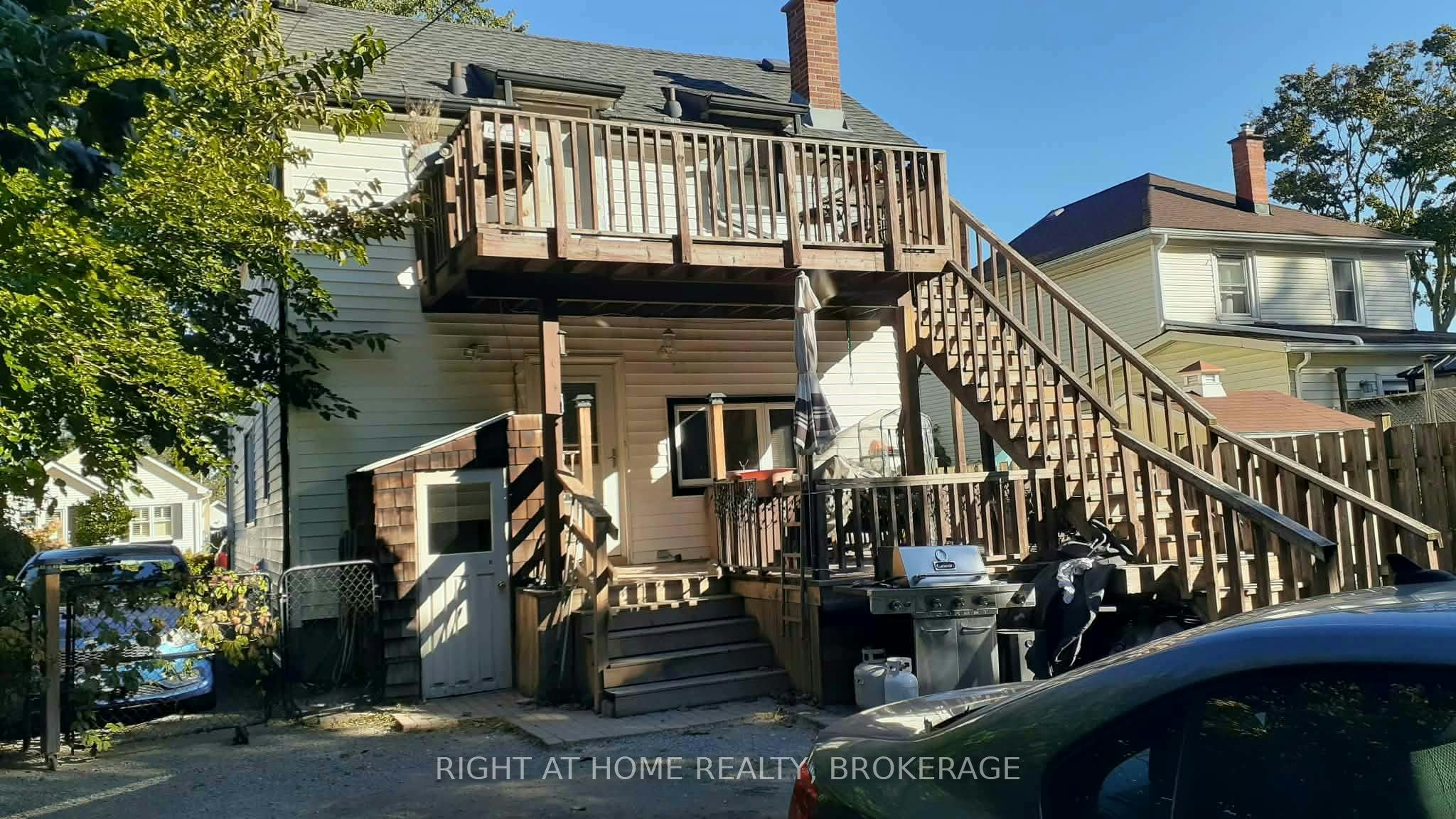 Main-34 Junkin Street, St. Catharines, ON, L2R 1N6 - 14