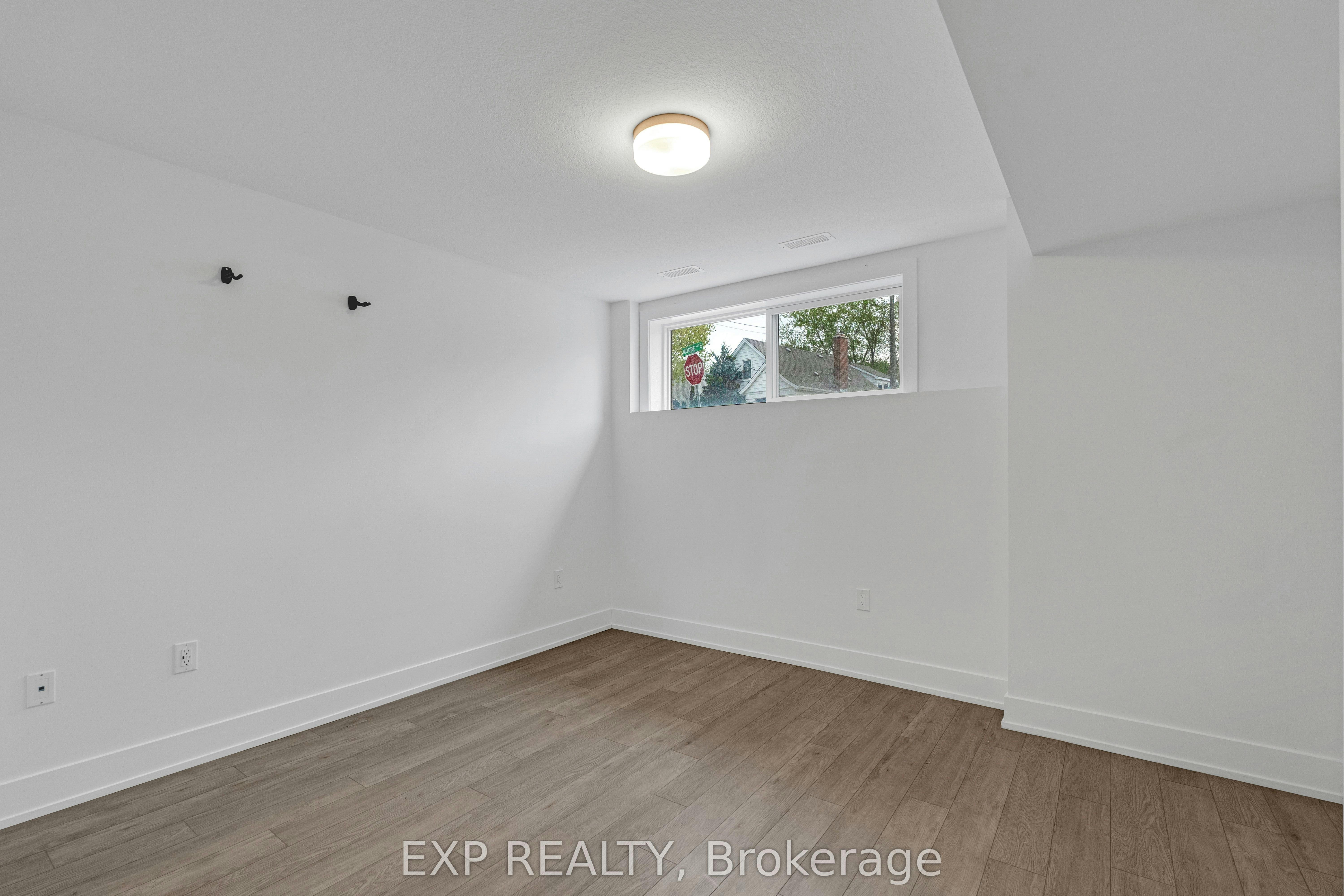 61-99 Roger Street, Waterloo, ON, N2J 1A4 - 20