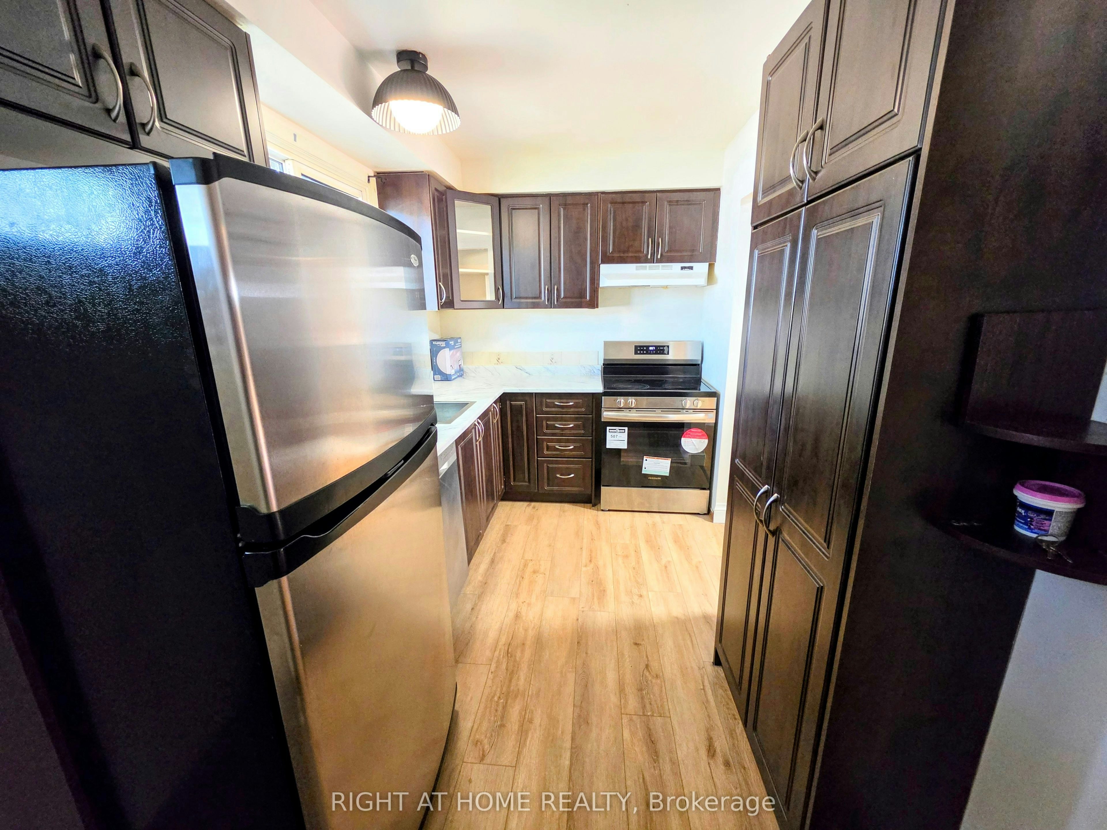 68 Riverdale Drive, Hamilton, ON, L8E 1K3 - 3