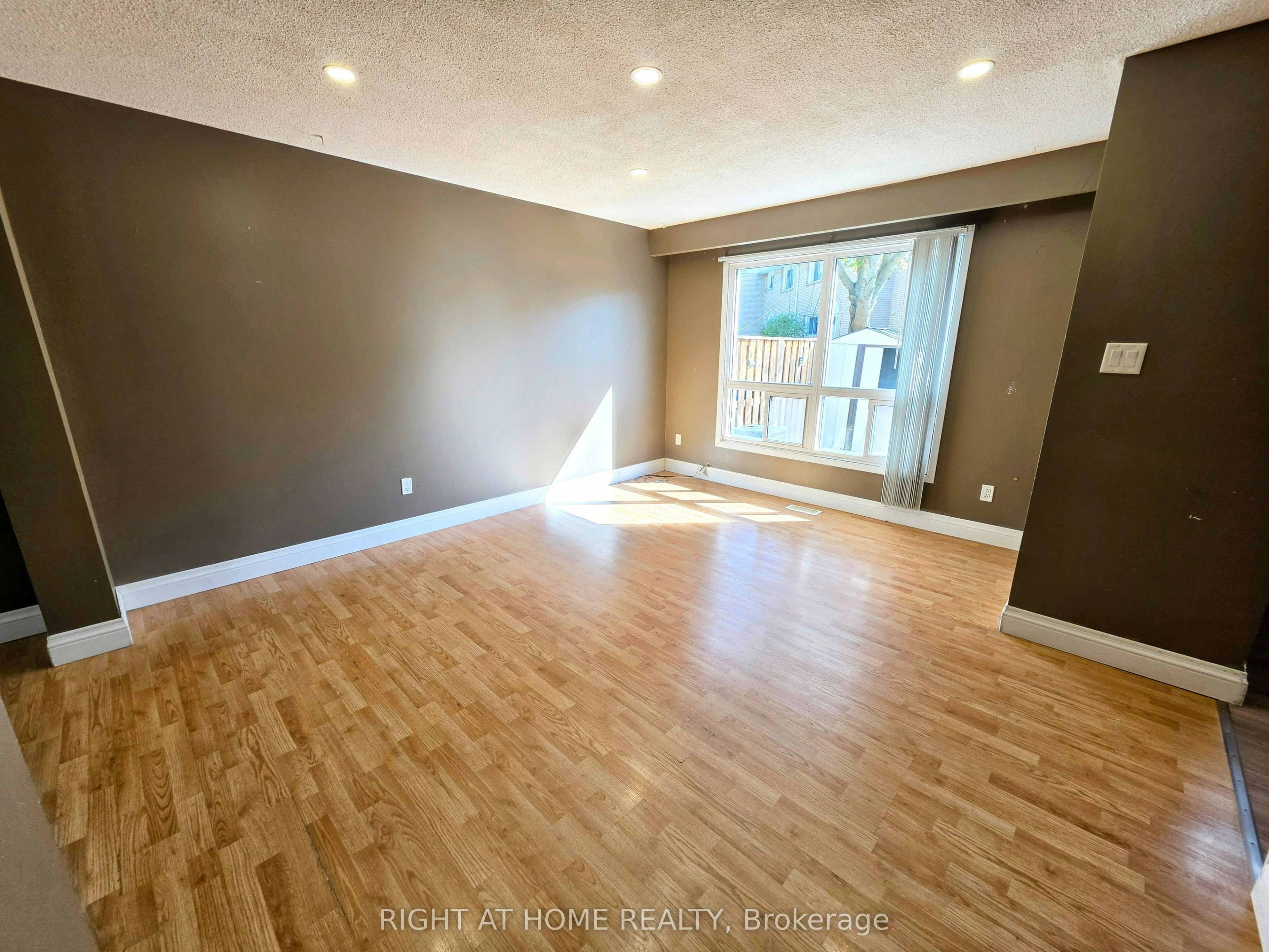 68 Riverdale Drive, Hamilton, ON, L8E 1K3 - 8