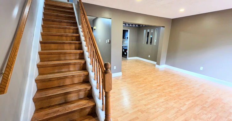 68 Riverdale Drive, Hamilton, ON, L8E 1K3 - 10