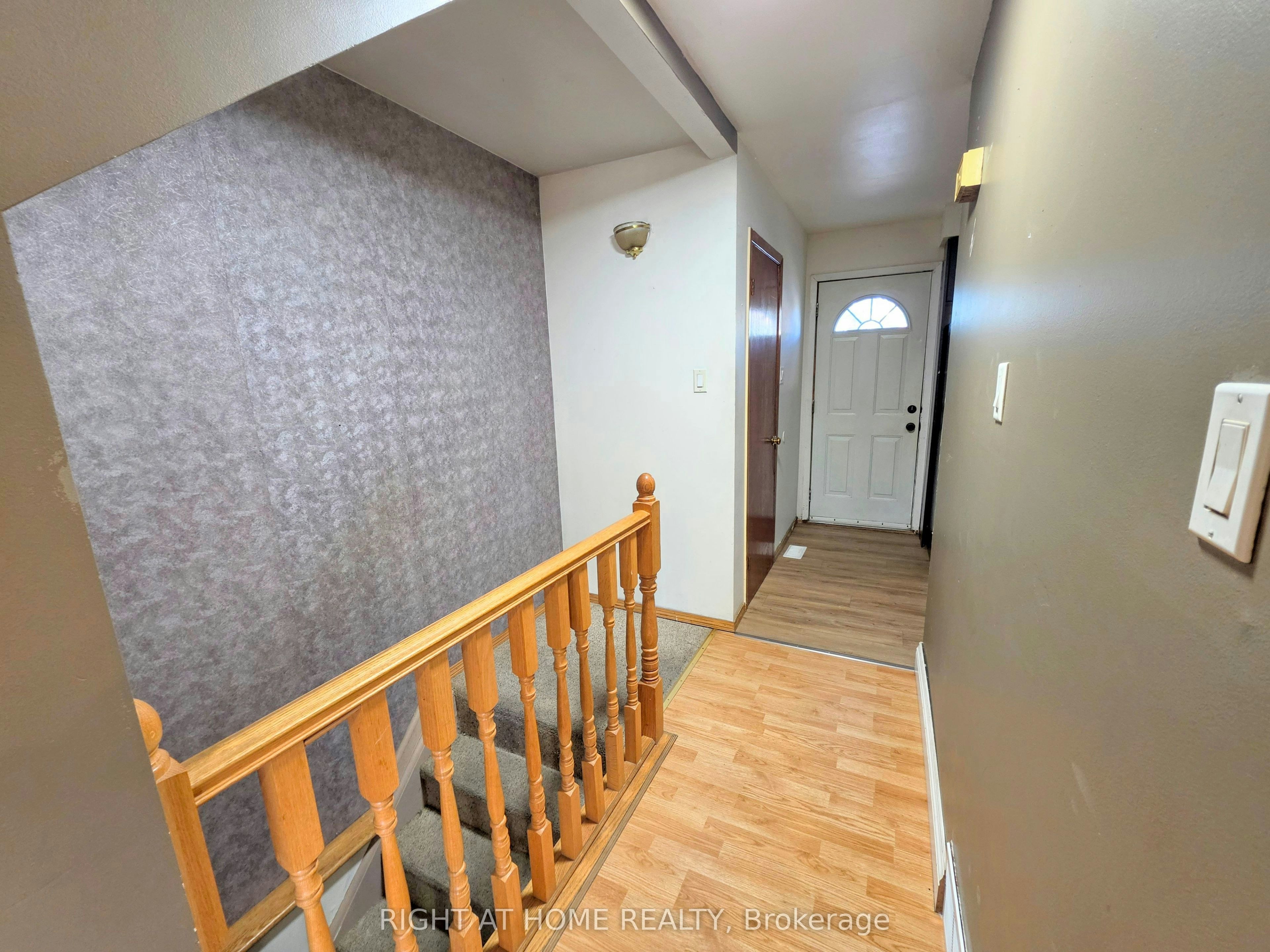68 Riverdale Drive, Hamilton, ON, L8E 1K3 - 9