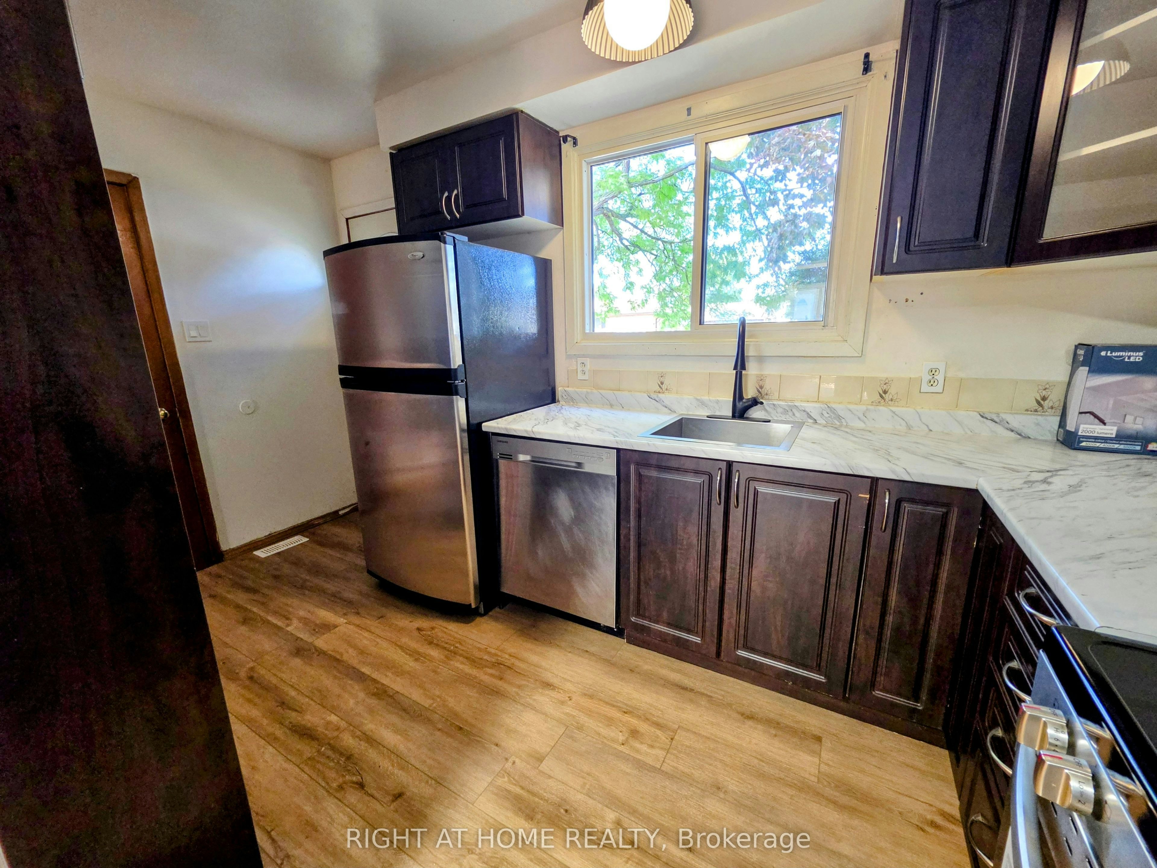 68 Riverdale Drive, Hamilton, ON, L8E 1K3 - 4
