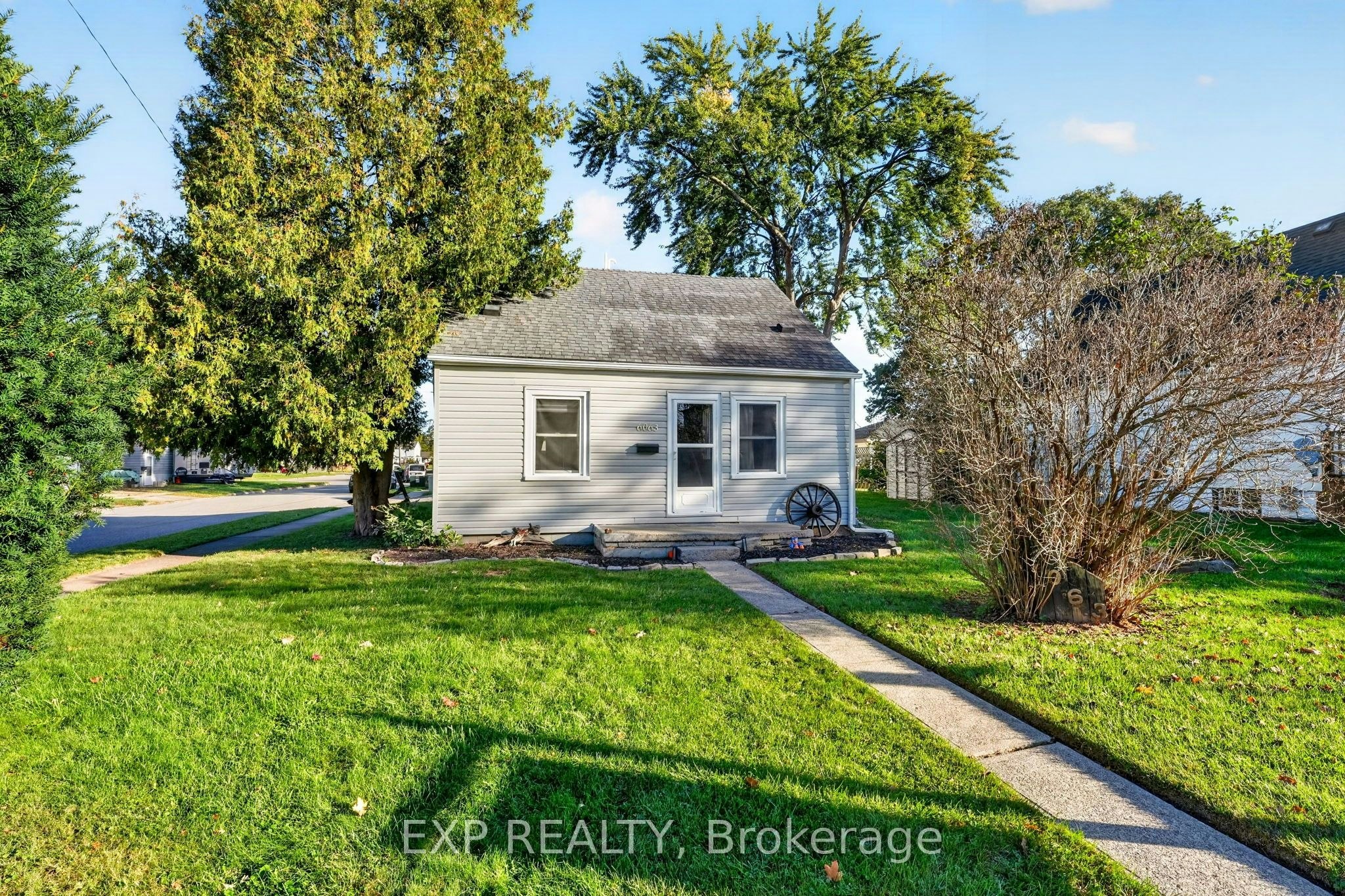 6063 Cadham Street, Niagara Falls, ON, L2G 3A2