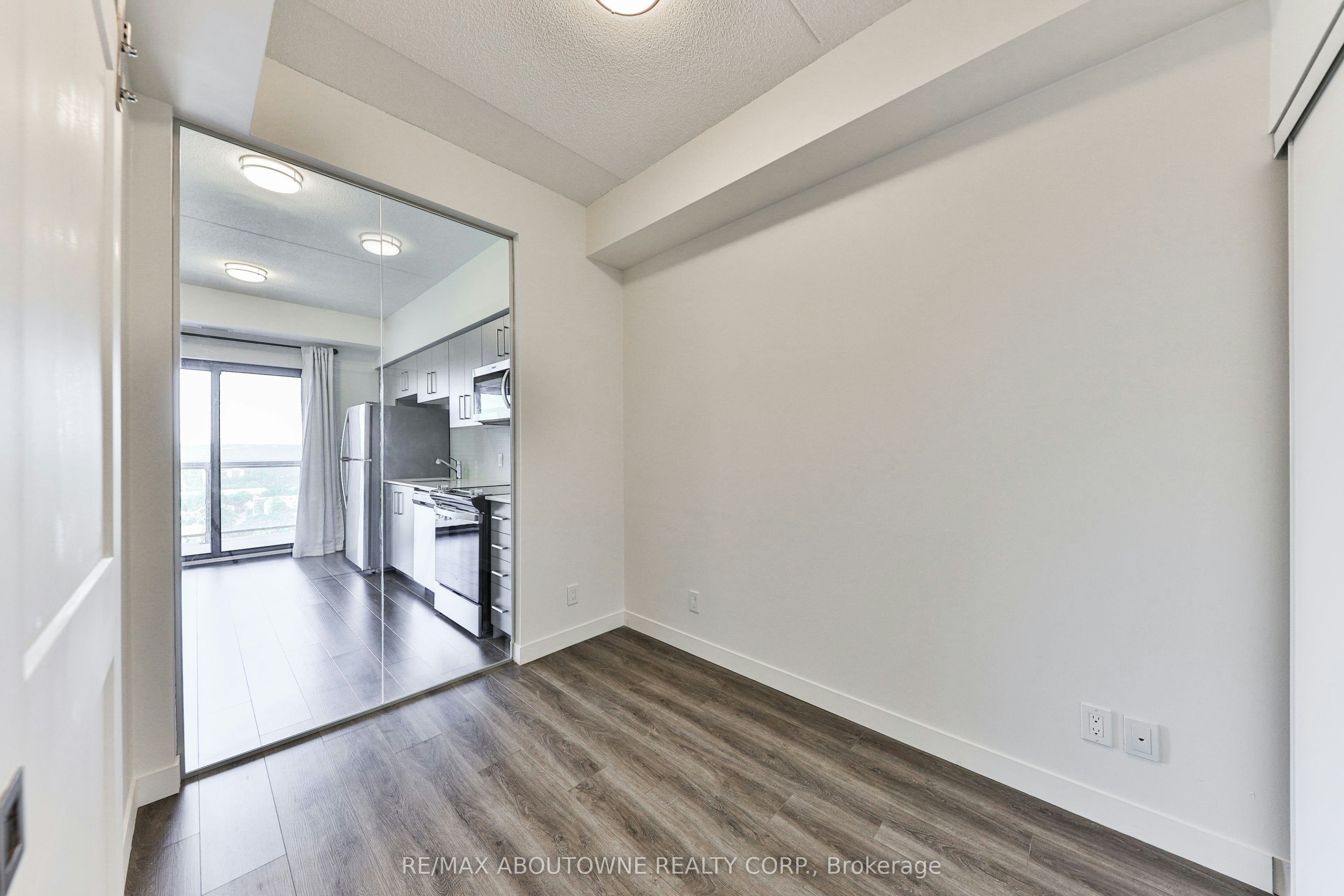1806-15 Queen Street, Hamilton, ON, L8P 3R6 - 8