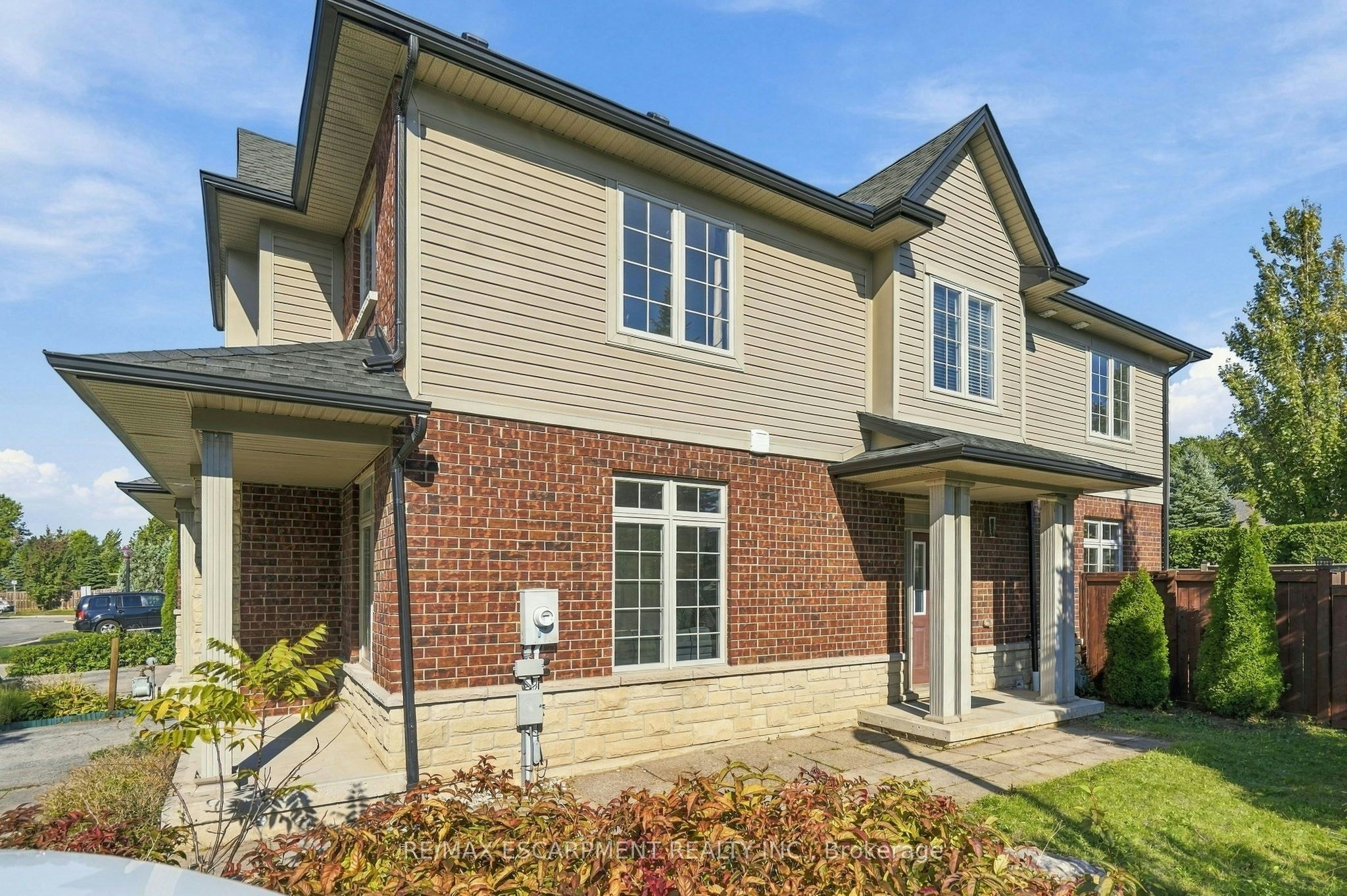 8-400 Stonehenge Drive - 2
