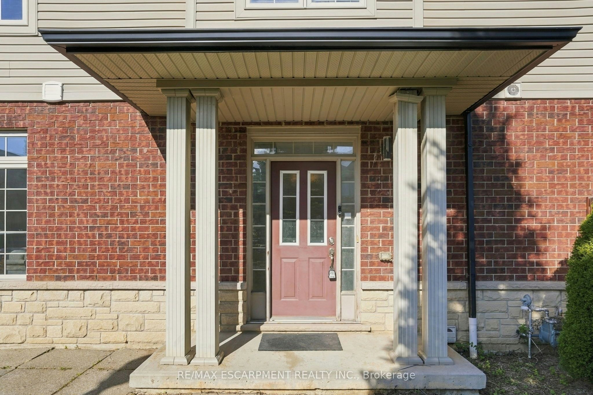 8-400 Stonehenge Drive - 3