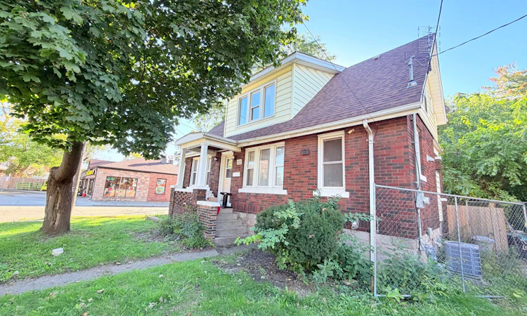3203 Linwood Place