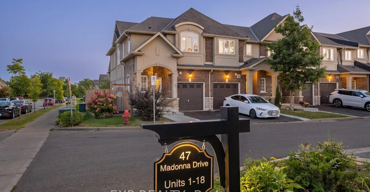 10-47 Madonna Drive W, Hamilton, ON, L9B 0H2