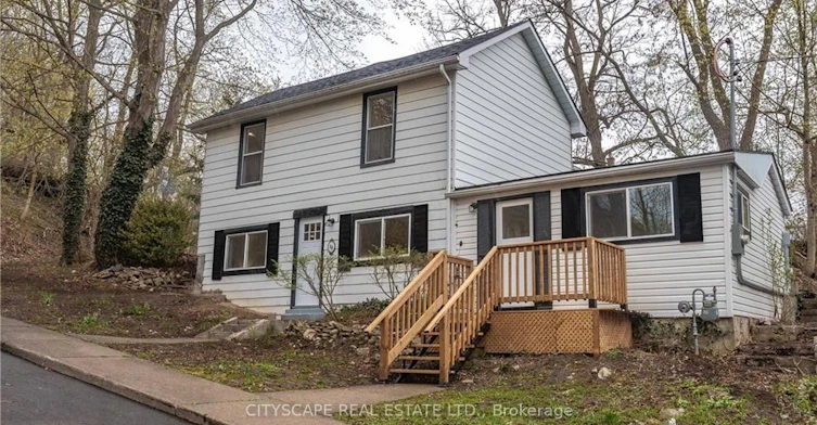 14 Mount Elgin Street, Brant, ON, N3L 1G3