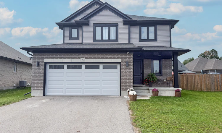 15 Curren Crescent