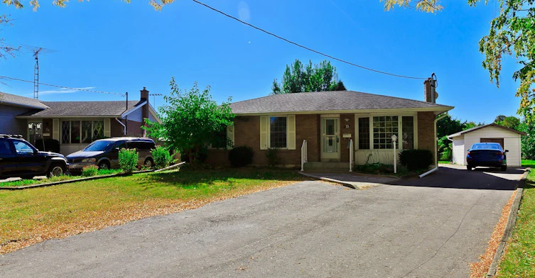 40 Jacobson Avenue, St. Catharines, ON, L2T 2Z7 - 2
