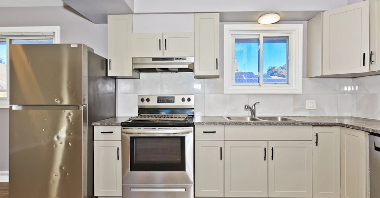 40 Jacobson Avenue, St. Catharines, ON, L2T 2Z7 - 7