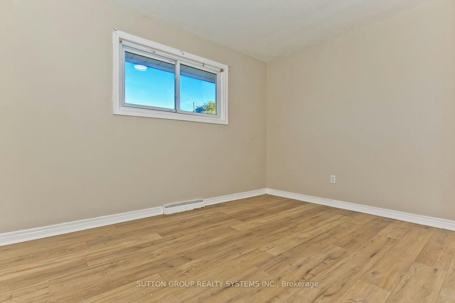 40 Jacobson Avenue, St. Catharines, ON, L2T 2Z7 - 8
