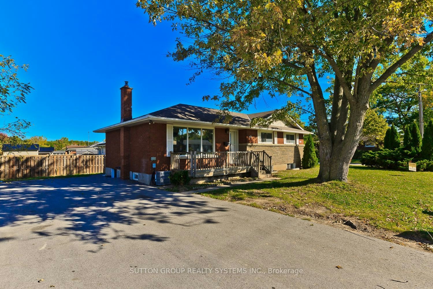40 Jacobson Avenue, St. Catharines, ON, L2T 2Z7 2