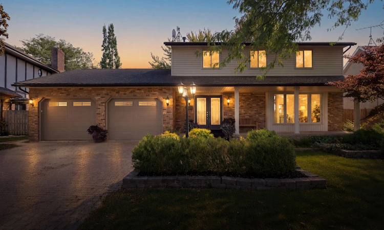 121 South Riverview Drive