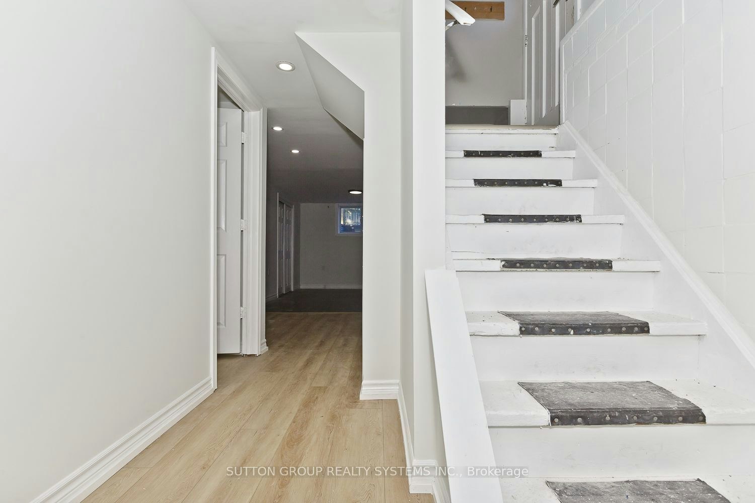 (BASEMENT) 40 Jacobson Avenue, St. Catharines, ON, L2T 2Z7 - 2