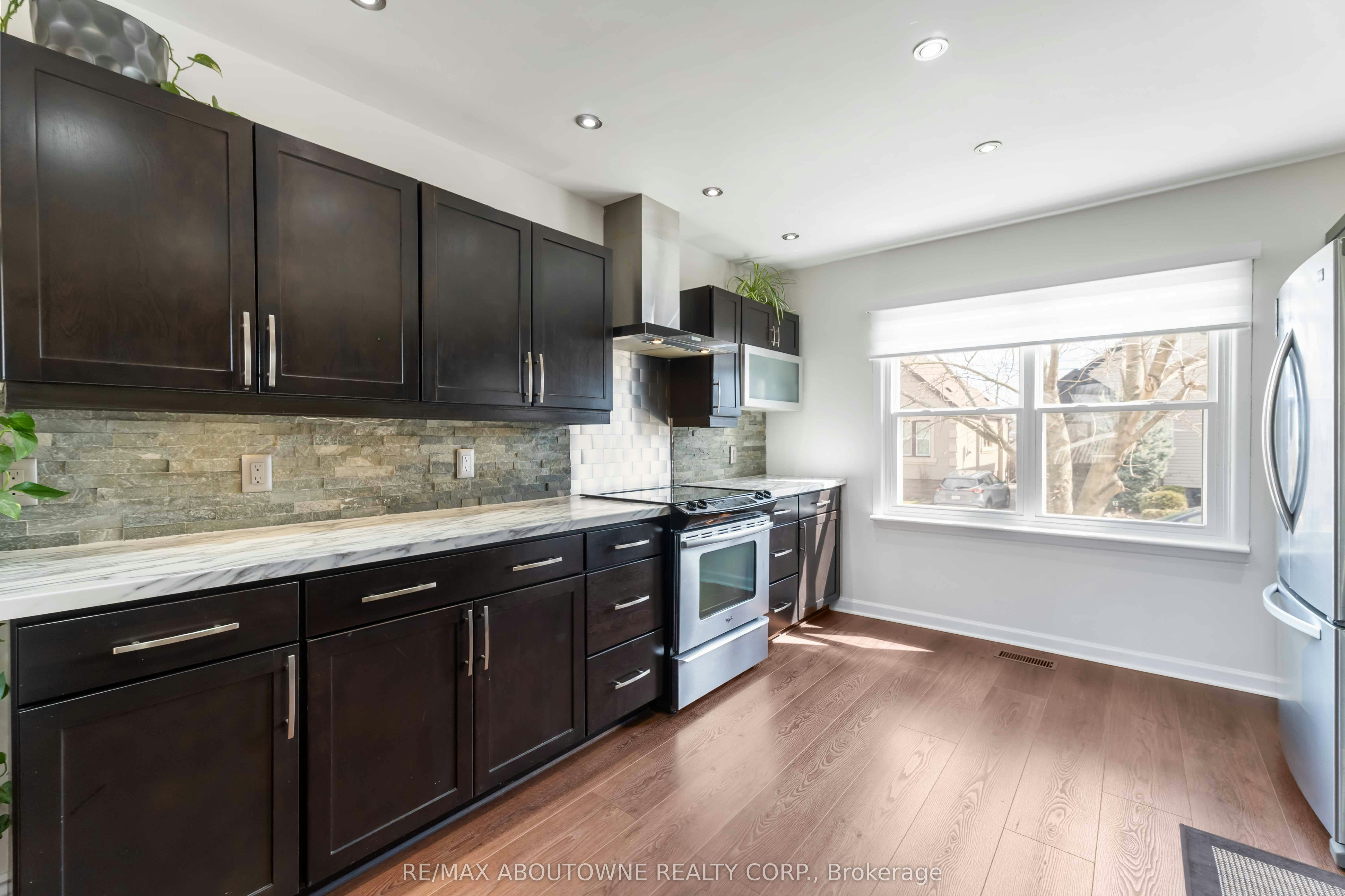 54 Weir Street S, Hamilton, ON, L8K 3A4 - 12