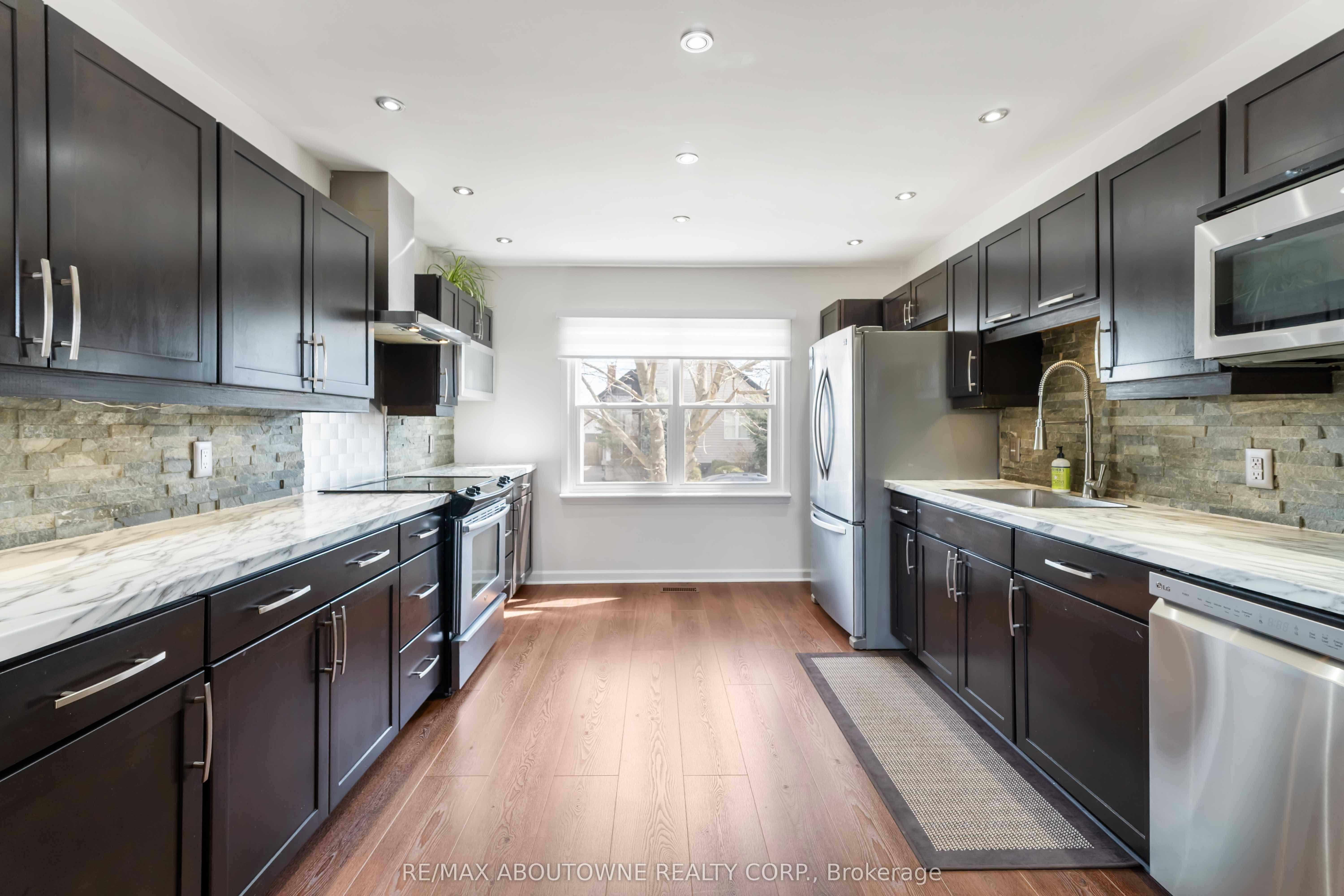 54 Weir Street S, Hamilton, ON, L8K 3A4 - 11