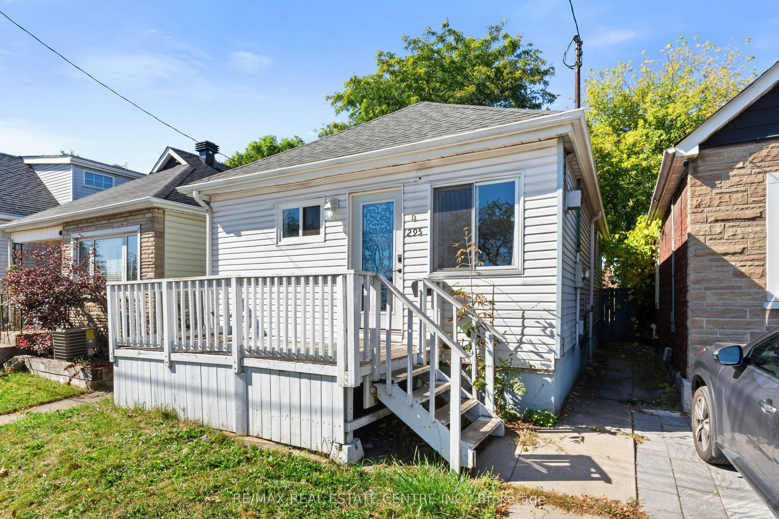 295 Strathearn Avenue, Hamilton, ON, L8H 5K8 2