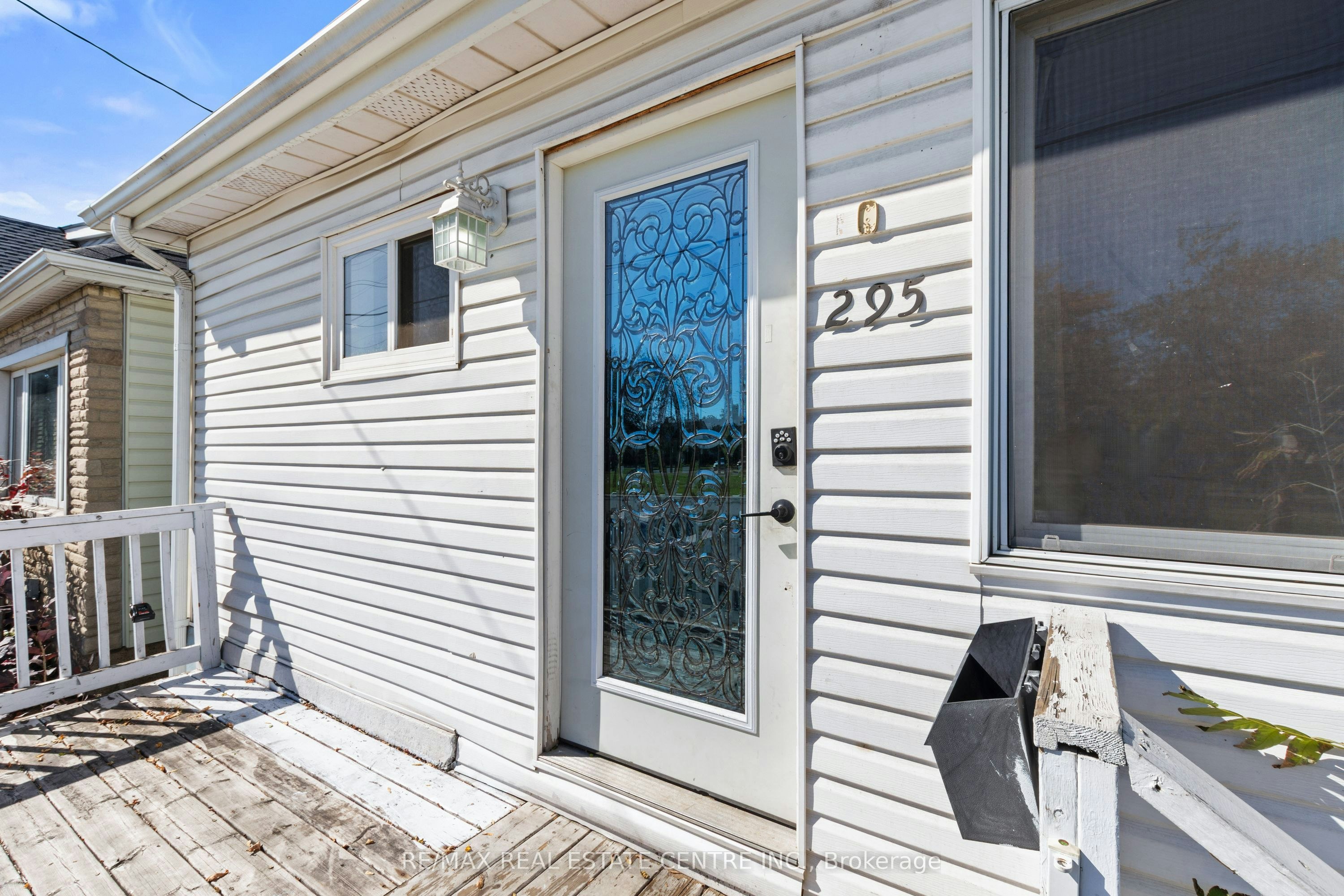 295 Strathearn Avenue, Hamilton, ON, L8H 5K8 3