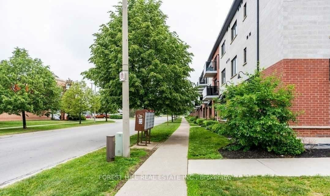 313-170 Rockhaven Lane, Hamilton, ON, L8B 1B5