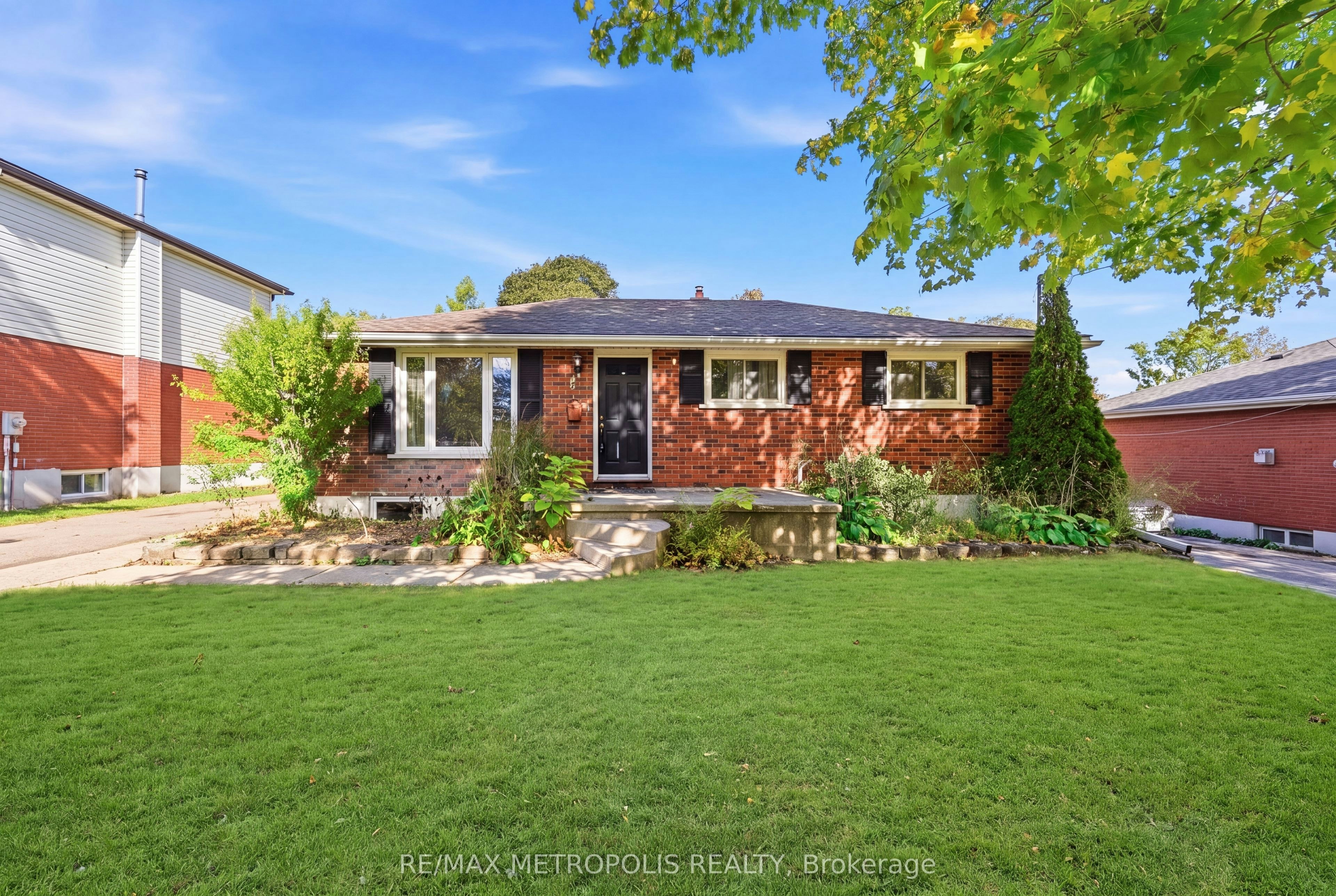 UPPER-5 Mccammon Street, Brant, ON, N3L 1V8