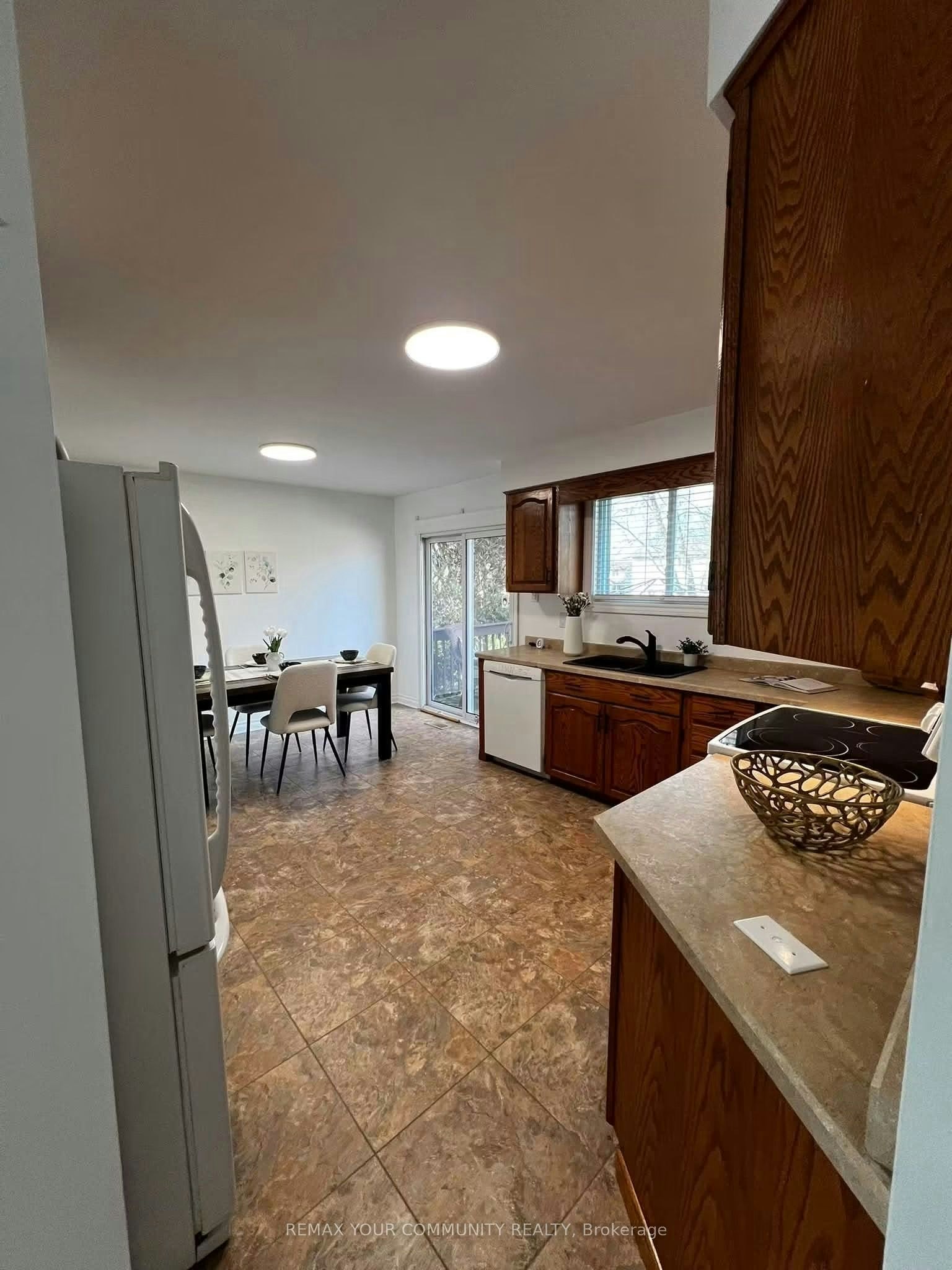 34 Beaver Crescent, Brantford, ON, N3P 1H8 - 3
