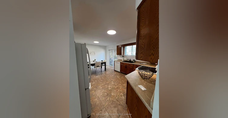 34 Beaver Crescent, Brantford, ON, N3P 1H8 - 3