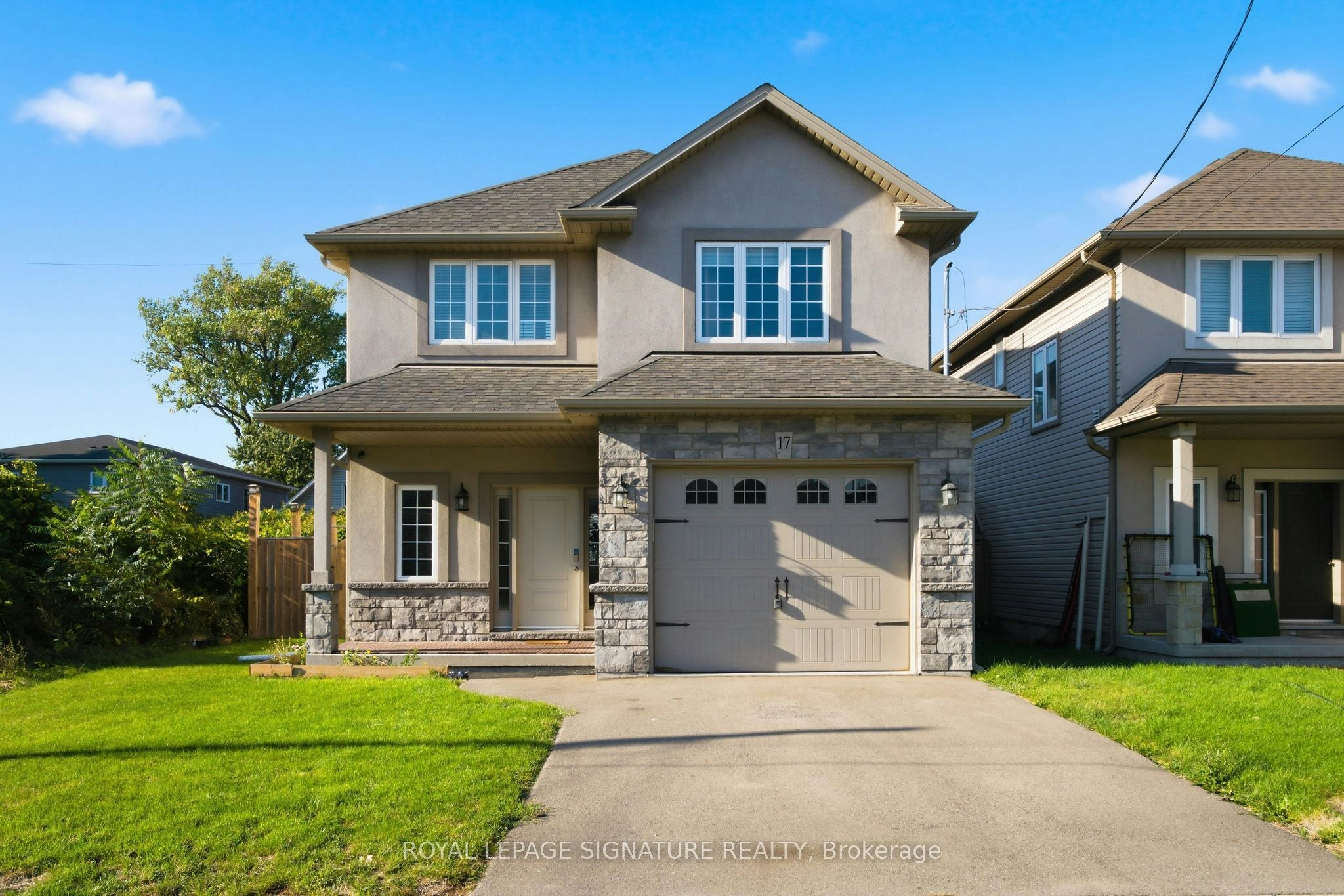 17 Lagoon Avenue, Hamilton, ON, L8H 7C4