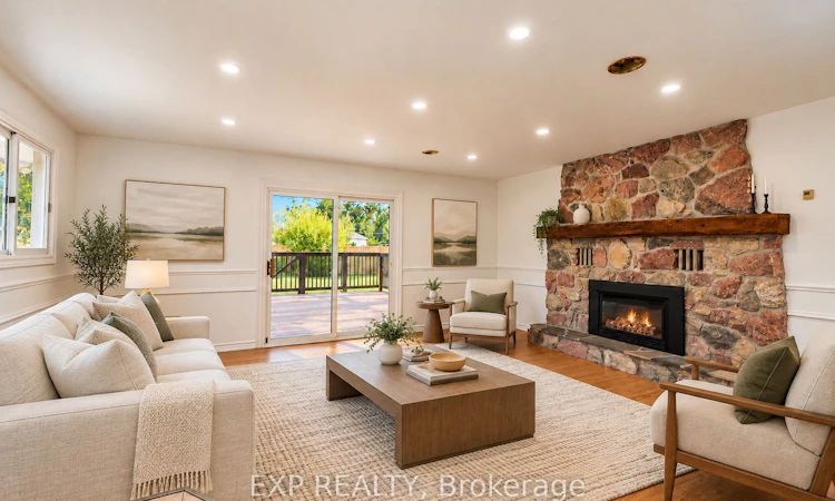 1085 Saint Laurent Drive