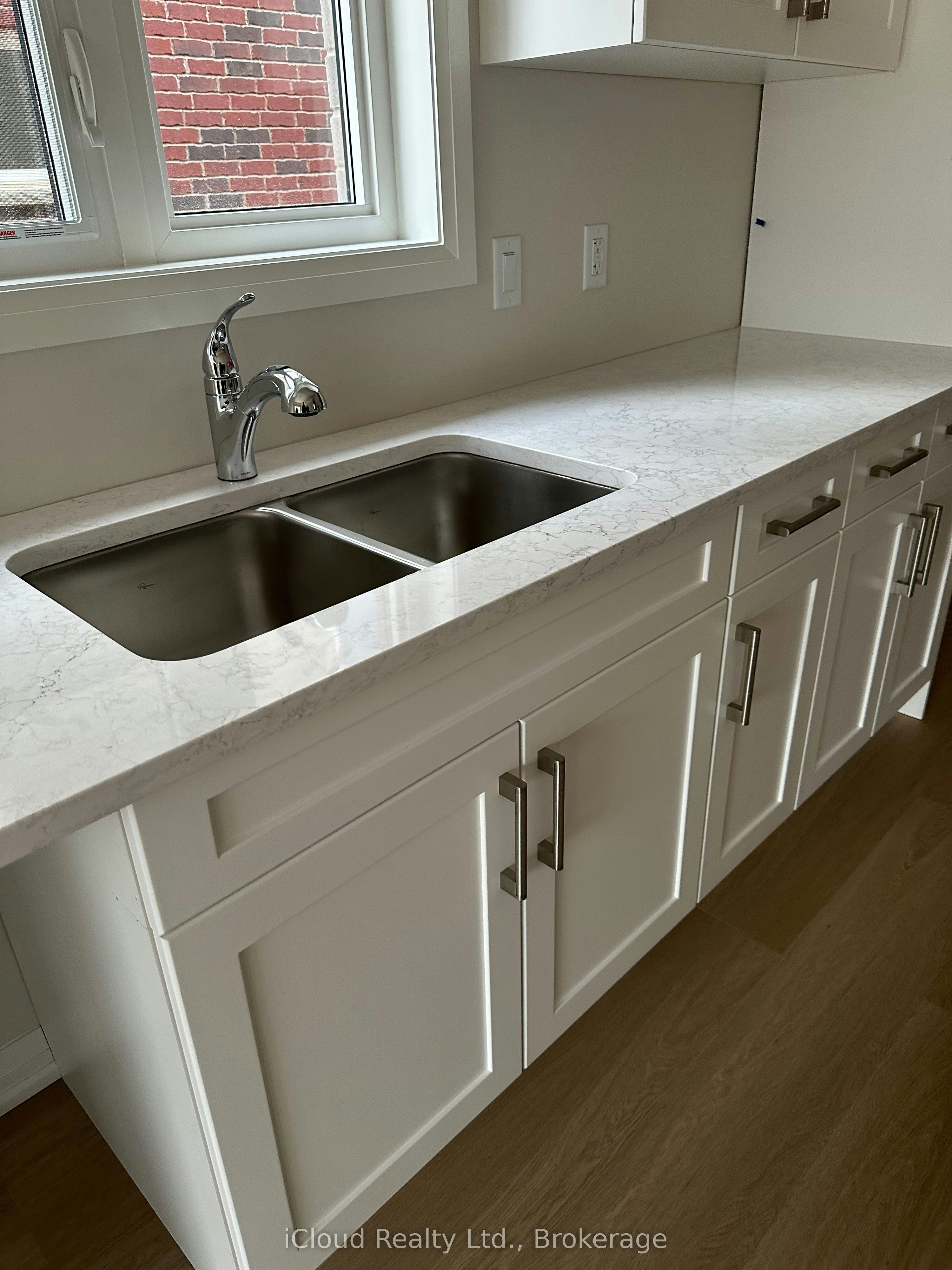 5 Wilson Court, Thorold, ON, L2V 4Z8 - 4