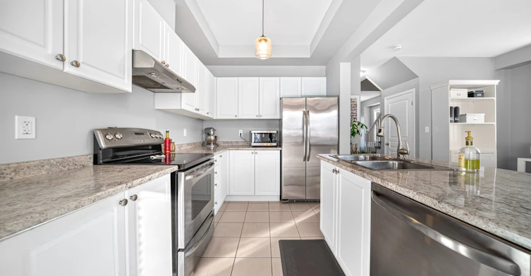 21-170 Palacebeach Trail, Hamilton, ON, L8E 0H2 - 10