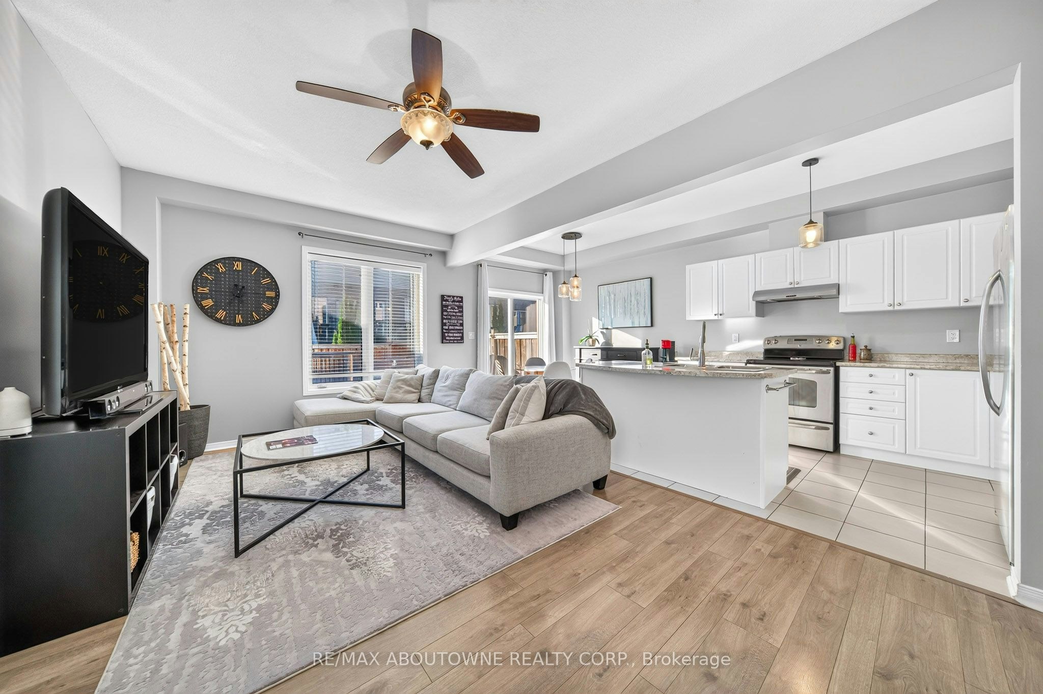 21-170 Palacebeach Trail, Hamilton, ON, L8E 0H2 5