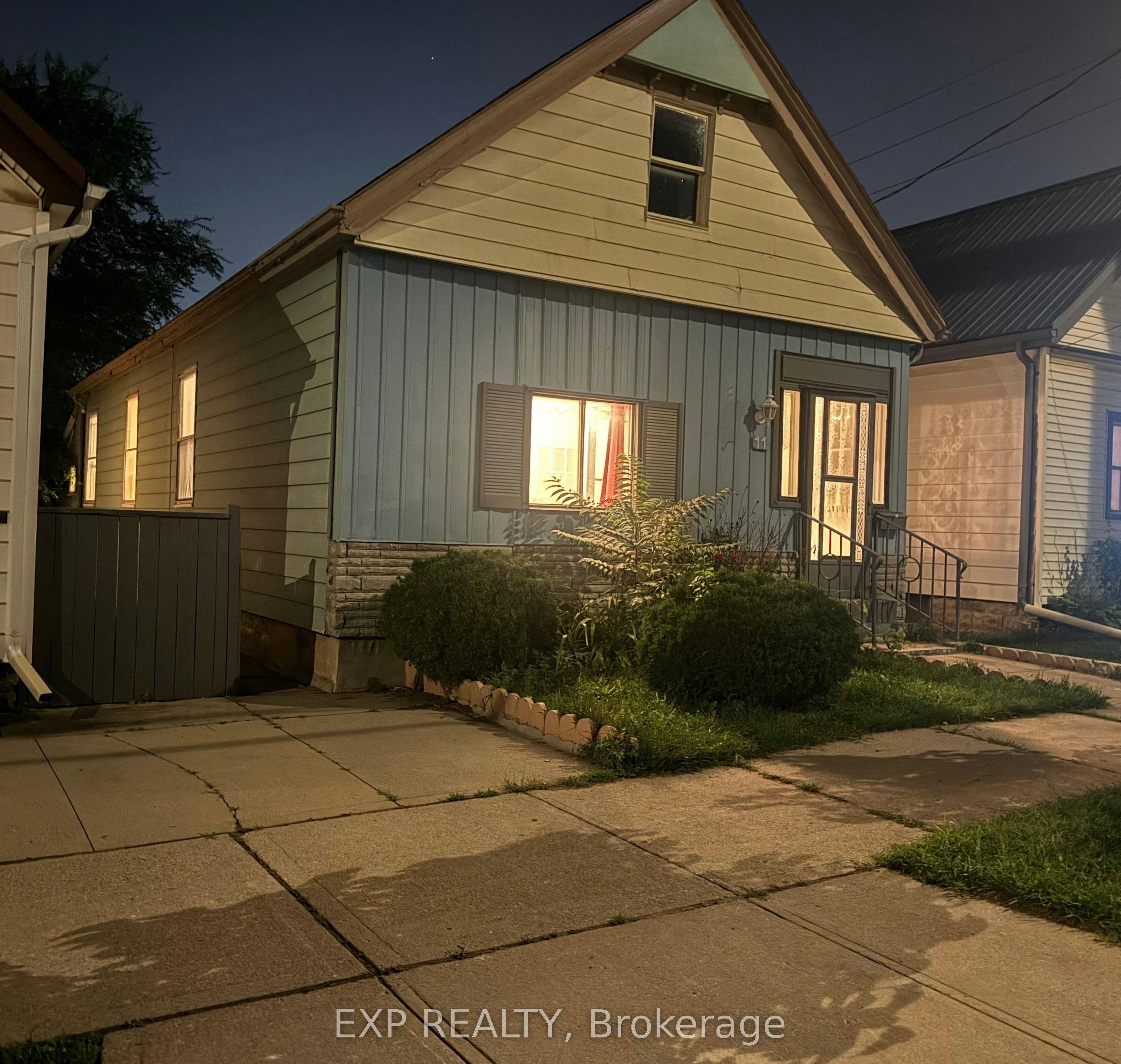 11 Rathmine Street, London, ON, N5Z 1Z2