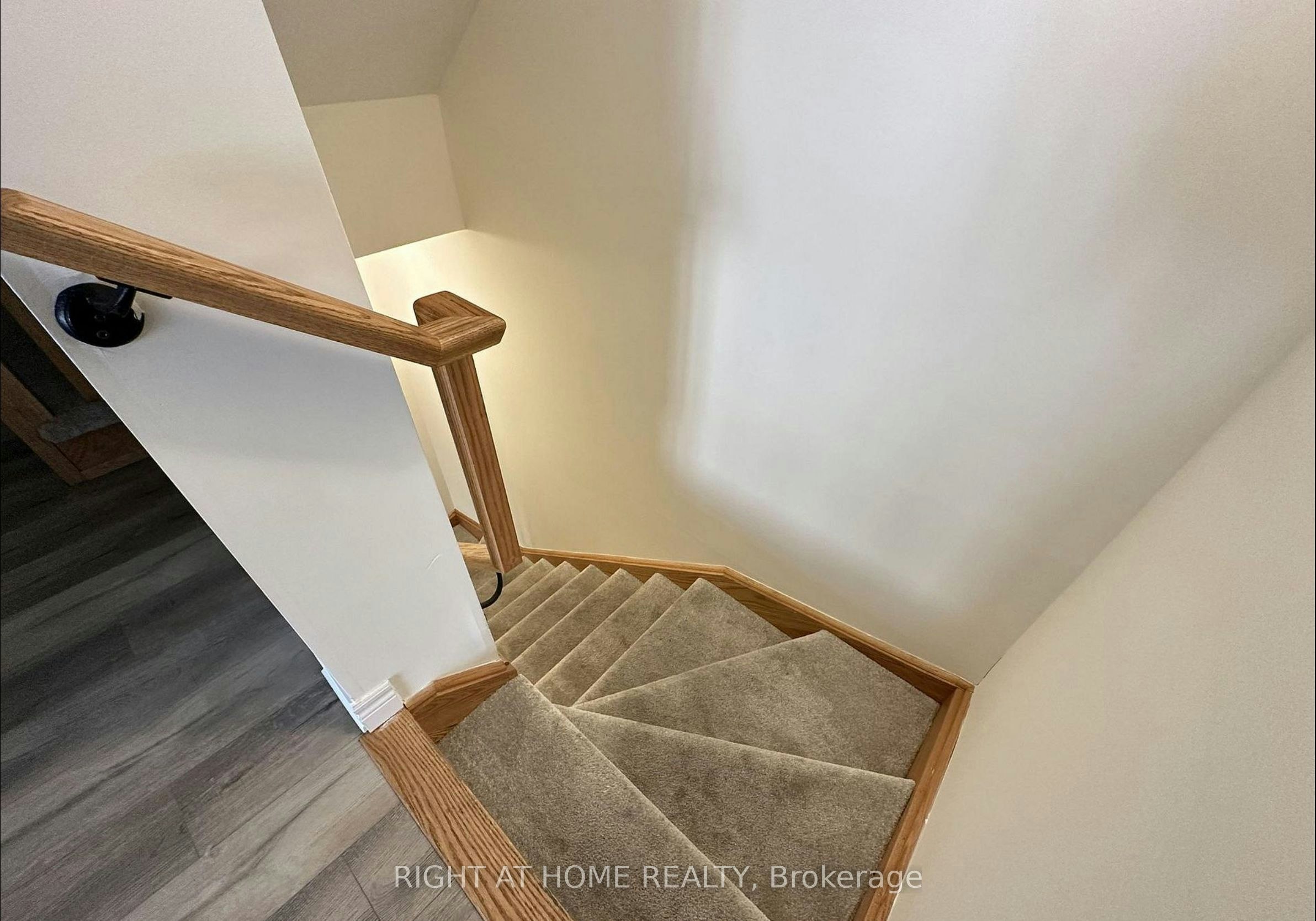 22-40 Zinfandel Drive, Hamilton, ON, L8E 0L1 - 7