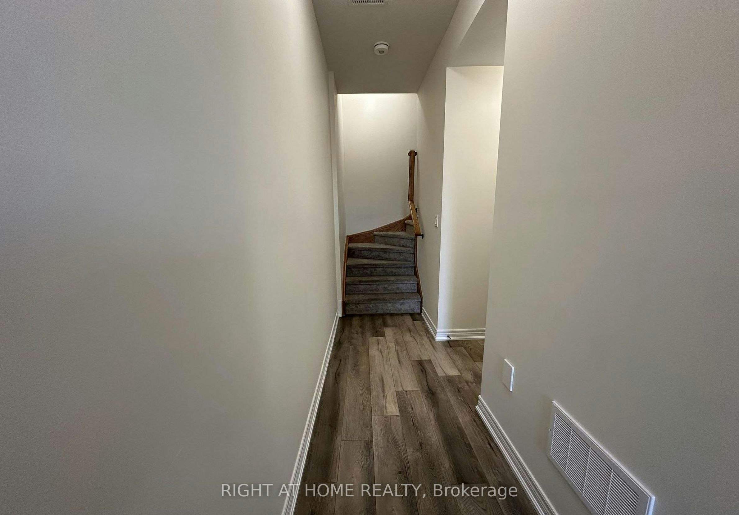 22-40 Zinfandel Drive, Hamilton, ON, L8E 0L1 - 4