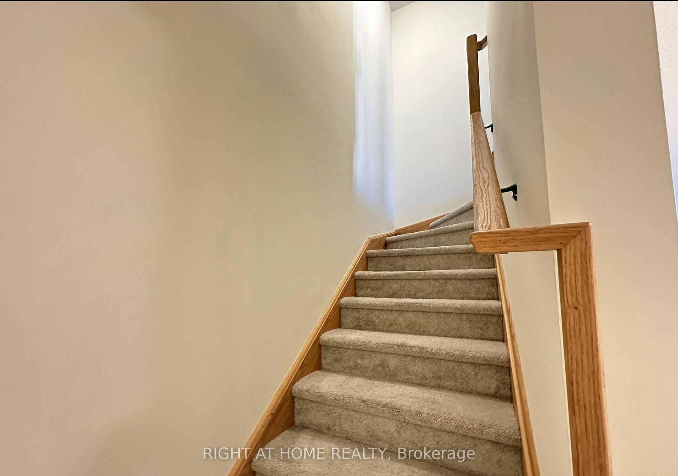 22-40 Zinfandel Drive, Hamilton, ON, L8E 0L1 - 16