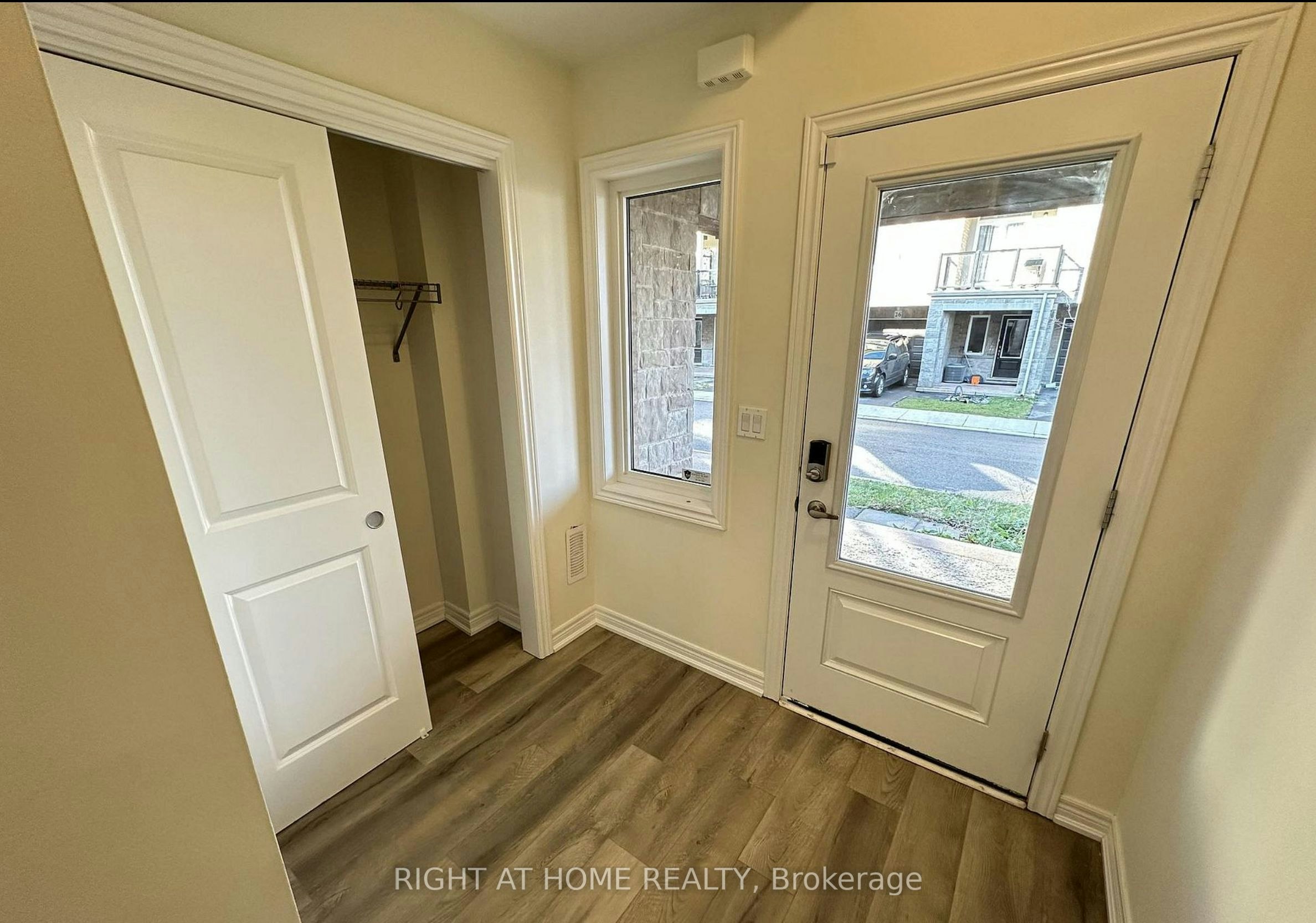 22-40 Zinfandel Drive, Hamilton, ON, L8E 0L1 - 3