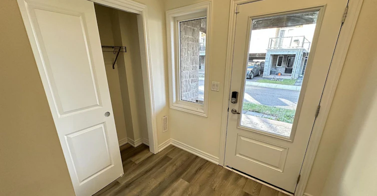 22-40 Zinfandel Drive, Hamilton, ON, L8E 0L1 - 3