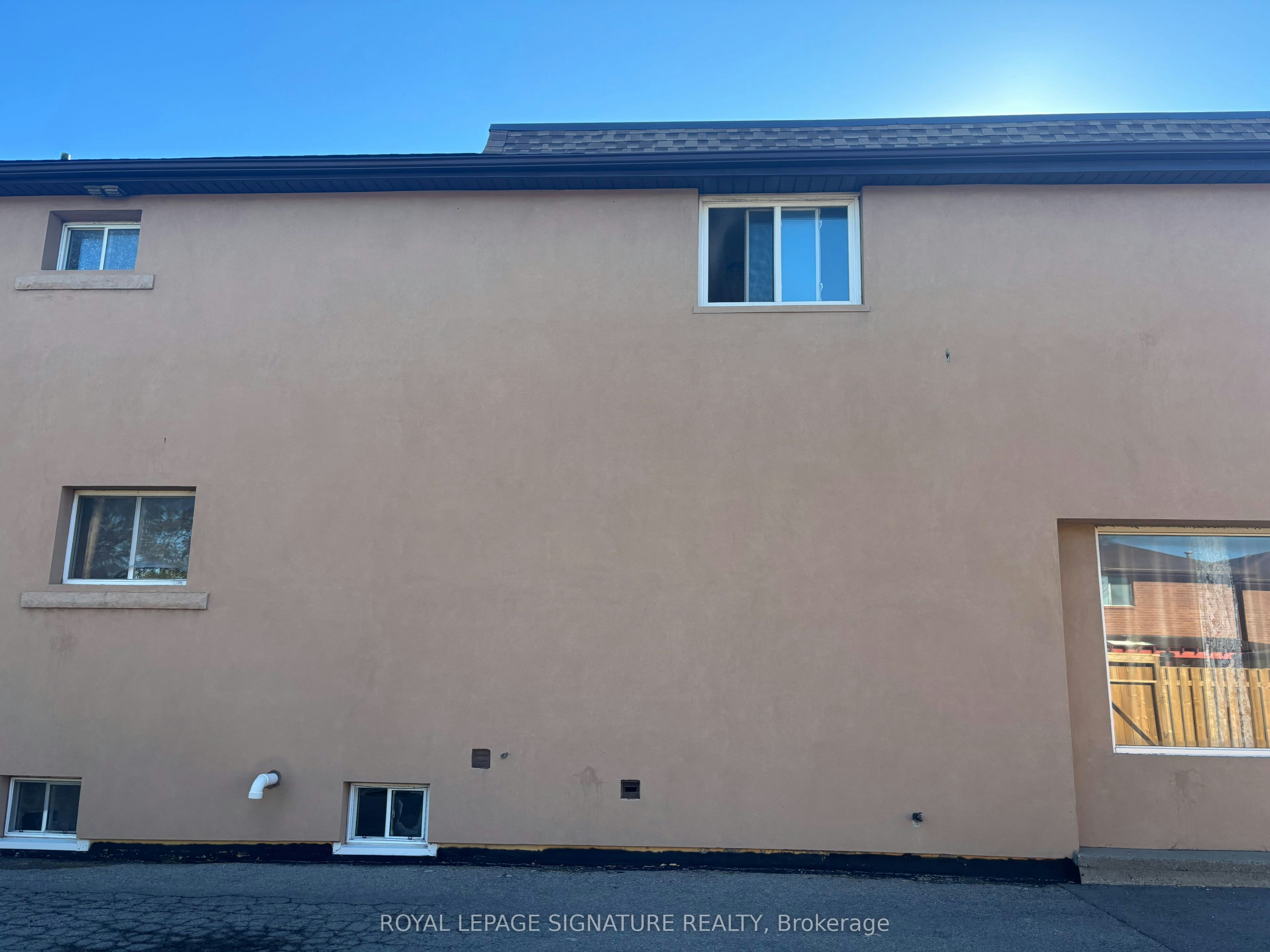 Upper-232 Barton Street, Hamilton, ON, L8E 9X9 - 2