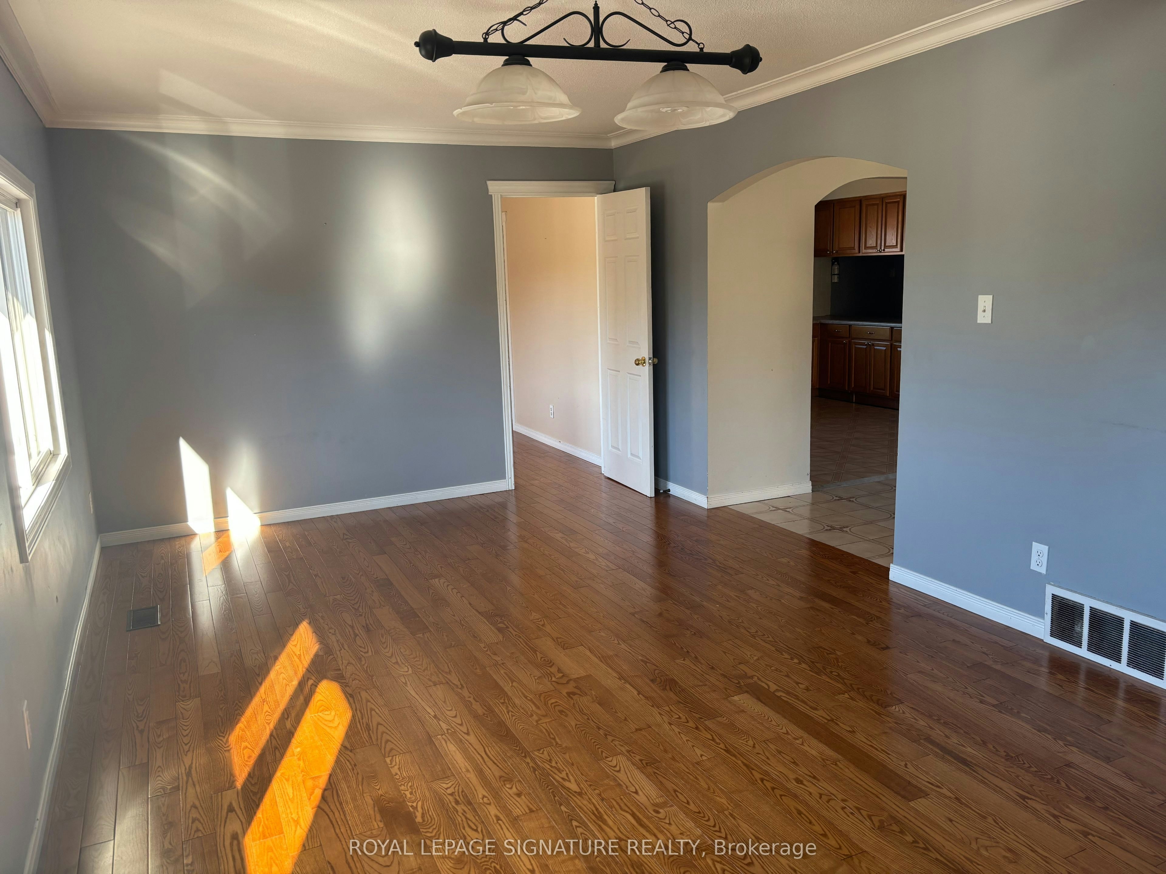 Upper-232 Barton Street, Hamilton, ON, L8E 9X9 - 11