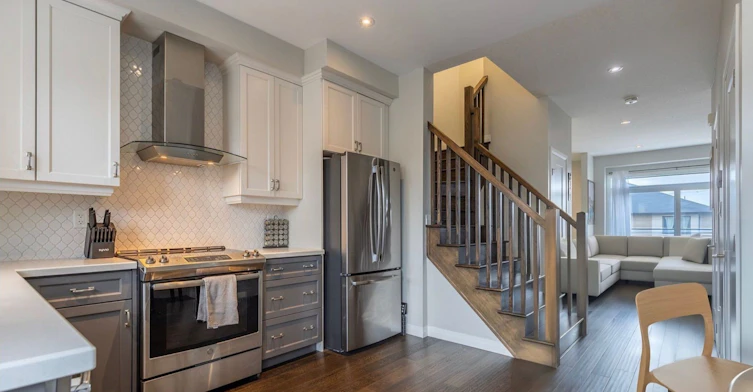 9 Soho Street, Hamilton, ON, L8J 0L5 - 2