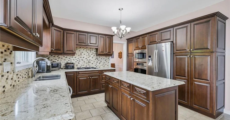 ROOM-5 Wendakee Drive, Hamilton, ON, L8E 5T1 - 4