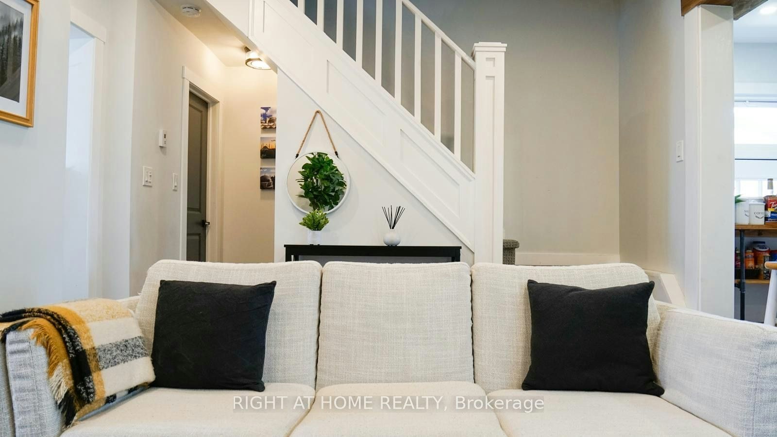 110 Cameron Avenue N, Hamilton, ON, L8H 4Z2 - 12