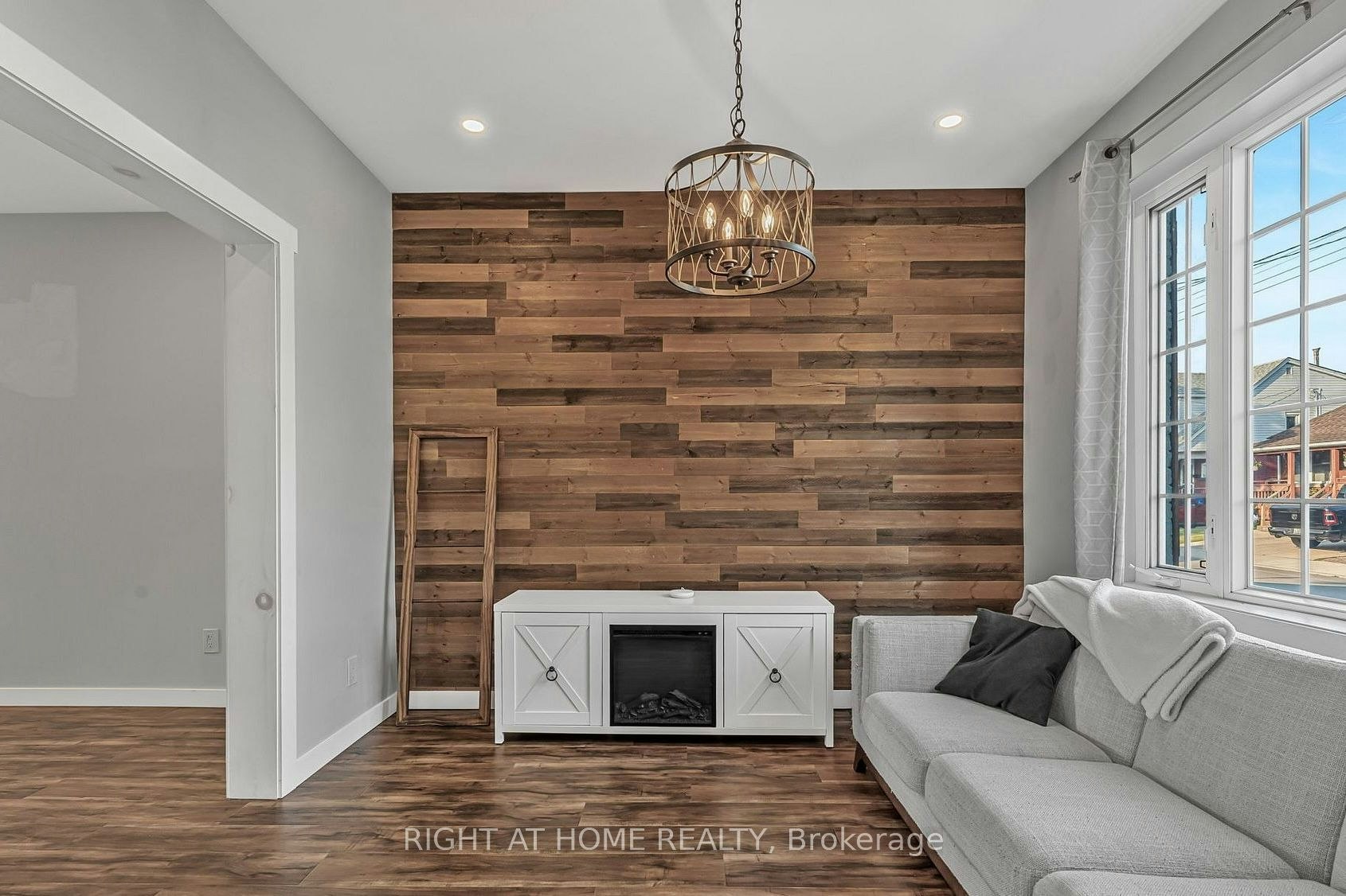 110 Cameron Avenue N, Hamilton, ON, L8H 4Z2 - 9